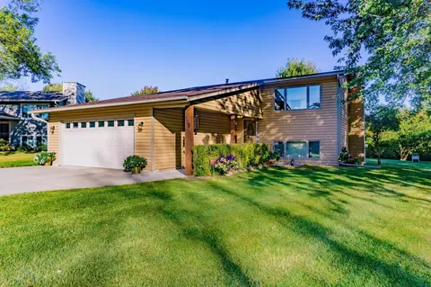 708 Dresden Ct, Chaska, MN 55318