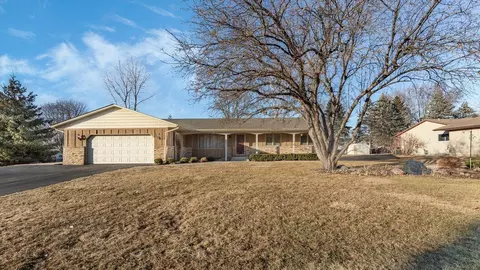 845 Bluebill Dr, Mendota Heights, MN 55120