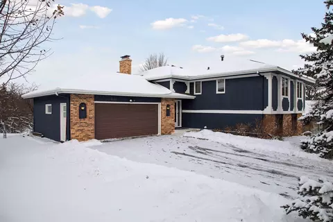 9632 Little Rd, Bloomington, MN 55437