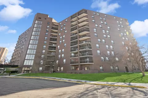6615 Lake Shore Dr S #1111, Richfield, MN 55423