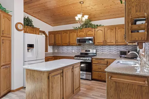 Kitchen - 11027 Xylon Ave N, Champlin, MN 55316 photo 3 of 4
