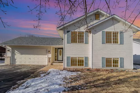 18843 Dylan Dr, Farmington, MN 55024