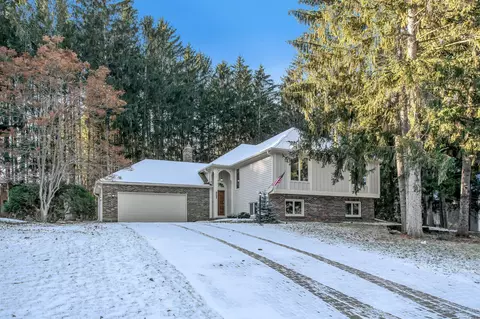 8095 Somerset Rd, Woodbury, MN 55125
