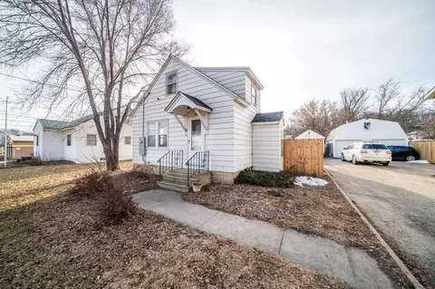 102 20th St SW, Rochester, MN 55902