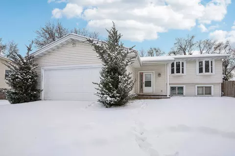 10745 Bush Lake Road Cir, Bloomington, MN 55438