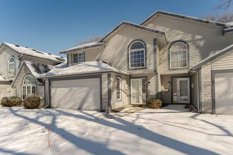 2616 Tuxedo Ln NW, Rochester, MN 55901