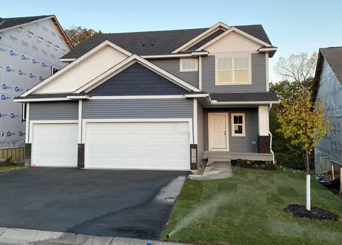 7794 Adler Trl, Inver Grove Heights, MN 55077