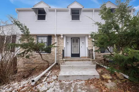 2195 Arcade St, Maplewood, MN 55109