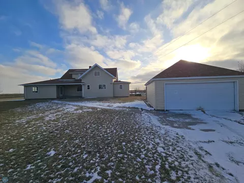 3905 160 12 Ave SE, Mapleton, ND 58059