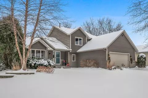 15629 Alpine Cir, Burnsville, MN 55306