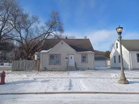 1739 Race St, Saint Paul, MN 55116