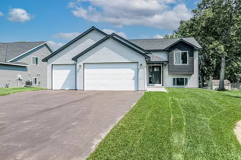 725 114th Ct NE, Blaine, MN 55449