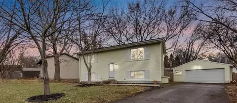 814 10th Ave SW, Forest Lake, MN 55025