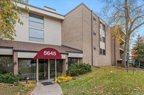 5645 Green Circle Dr #105, Minnetonka, MN 55343
