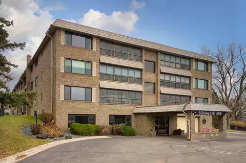 3090 Lexington Ave N #B5, Roseville, MN 55113