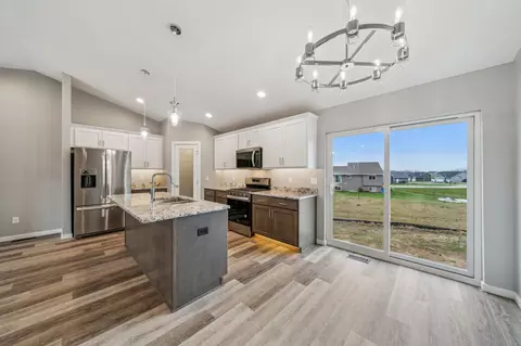 230 Eagle Ridge Dr, Roberts, WI 54023