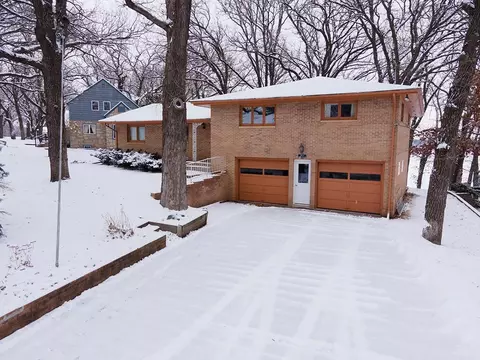 919 Shoreacres Dr, Fairmont, MN 56031