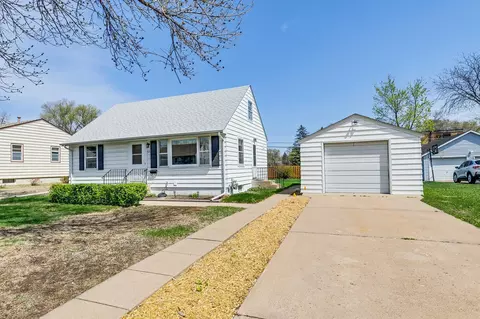 5201 Horizon Dr NE, Fridley, MN 55421