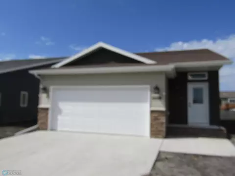 4449 19th St S, Moorhead, MN 56560