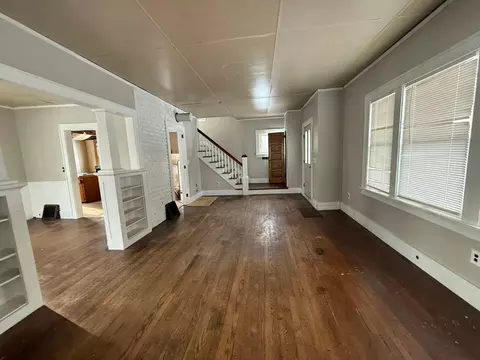 407 E 2nd St, Delavan, MN 56023 photo 2
