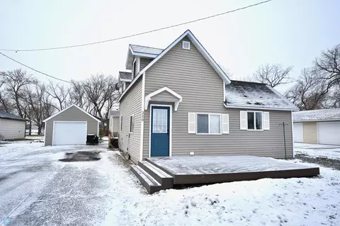 220 Main St, Harwood, ND 58042