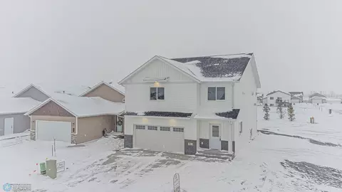 701 Prairie Ave, Horace, ND 58047