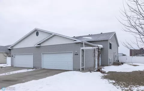 1606 19th Ave E, West Fargo, ND 58078
