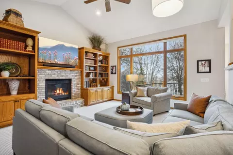 16123 Inverness Way, Lakeville, MN 55044