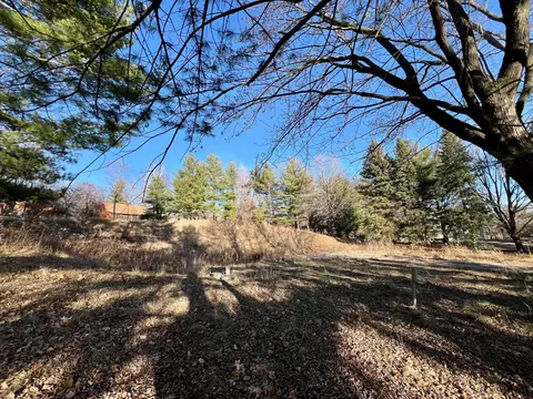 10563 First Timberlane Dr, Northfield, MN 55057