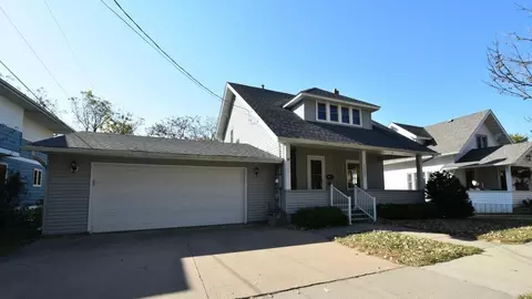 1137 Oak St, Red Wing, MN 55066