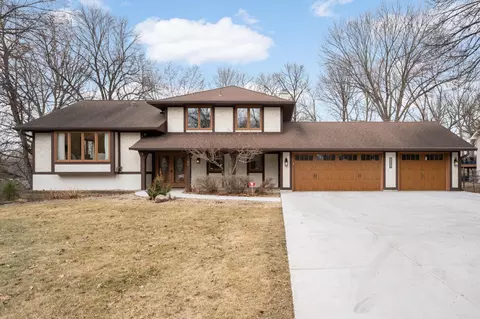 10208 Nesbitt Ave S, Bloomington, MN 55437