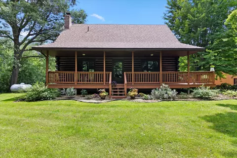 38009 Hemingway Ave, North Branch, MN 55056
