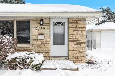 8331 Haeg Dr, Bloomington, MN 55431 photo 4