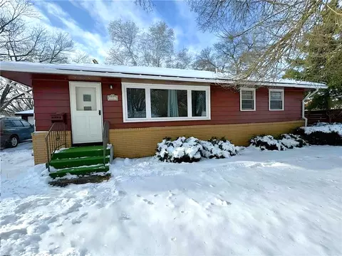 5943 Vincent Ave N, Brooklyn Center, MN 55430
