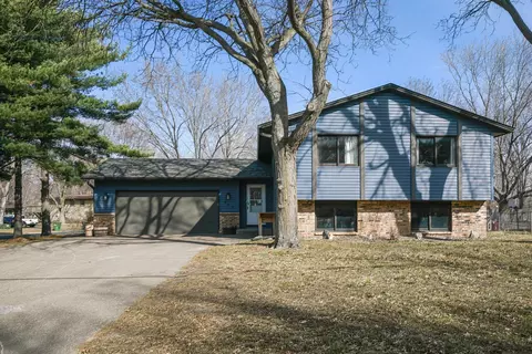 953 91st Ave NE, Blaine, MN 55434