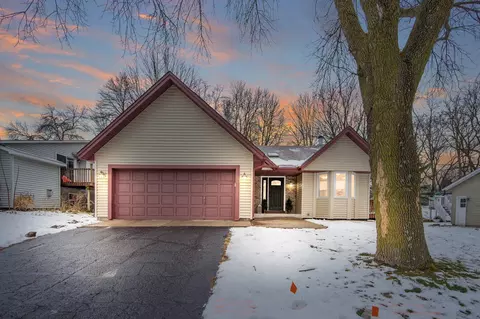 4945 W 144th St, Savage, MN 55378