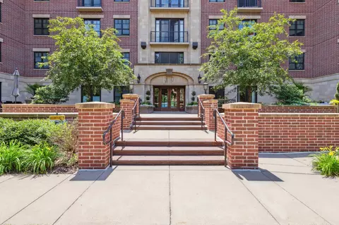 370 Marshall Ave #106, Saint Paul, MN 55102