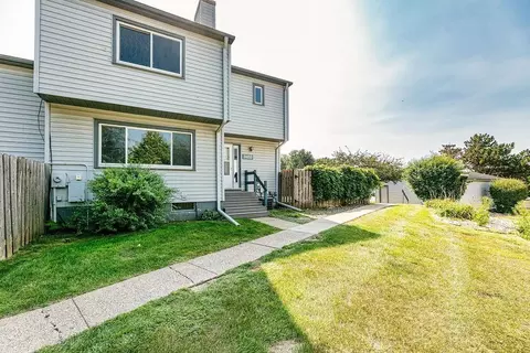 3453 Highlander Dr, Eagan, MN 55122