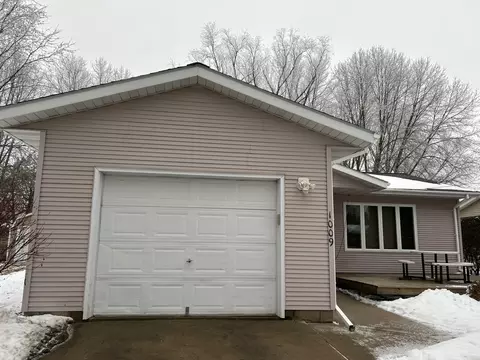 1009 Olena Ave SE, Willmar, MN 56201 photo 3