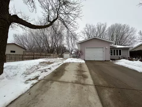 1009 Olena Ave SE, Willmar, MN 56201 photo 2