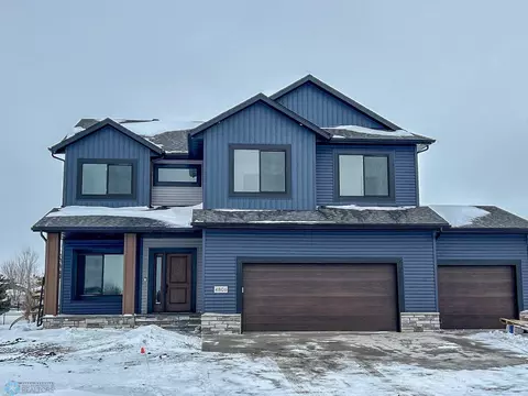 4806 4th St S, Moorhead, MN 56560