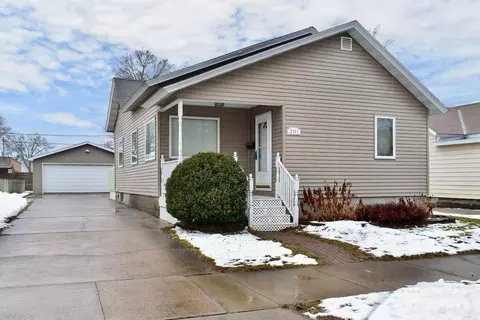 201 Harvester Ave, Winona, MN 55987