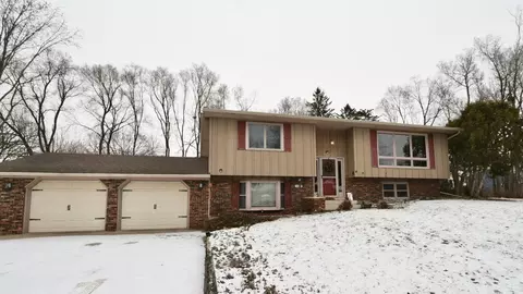 308 Parkview Curv, Zumbrota, MN 55992