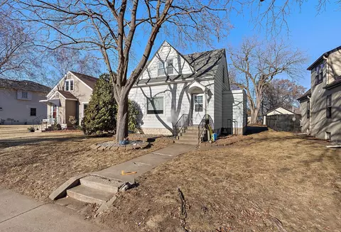 210 Richmond St W, South Saint Paul, MN 55075