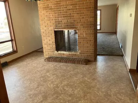 Living - 400 7th Ave SE, Waseca, MN 56093 photo 1 of 3