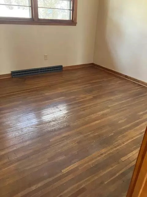 Bedroom - 400 7th Ave SE, Waseca, MN 56093 photo 2 of 2