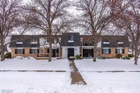 2401 Demores Dr S #15, Fargo, ND 58103