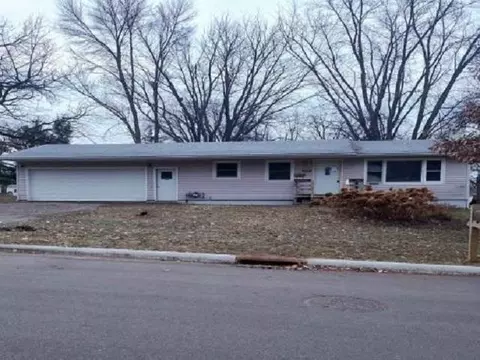 507 W Allyn St, Janesville, MN 56048