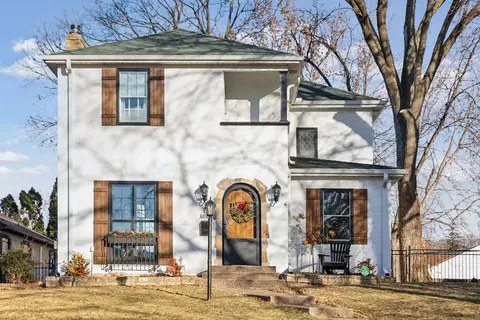 1661 Hillcrest Ave, Saint Paul, MN 55116