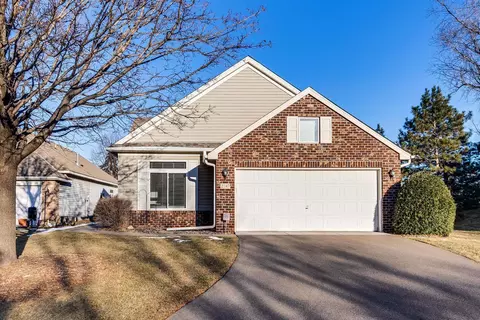 2747 Oak Ridge Trl, Woodbury, MN 55125